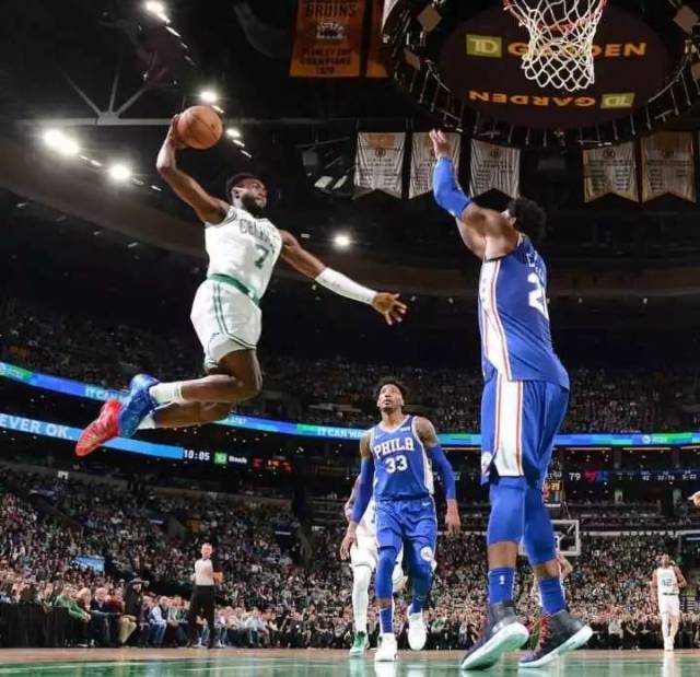 他面对假期 他面对假期