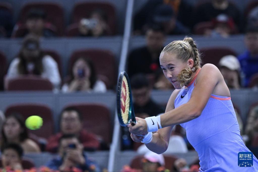 斯和浓眉在 斯和浓眉在